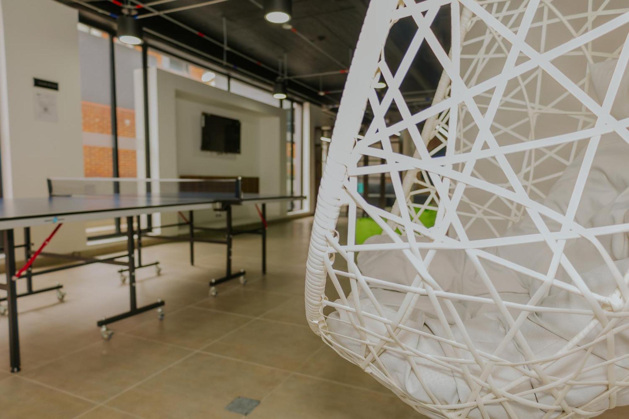 Moderno Estudio Con Gimnasio, Terraza Y Coworking En * Bogotá