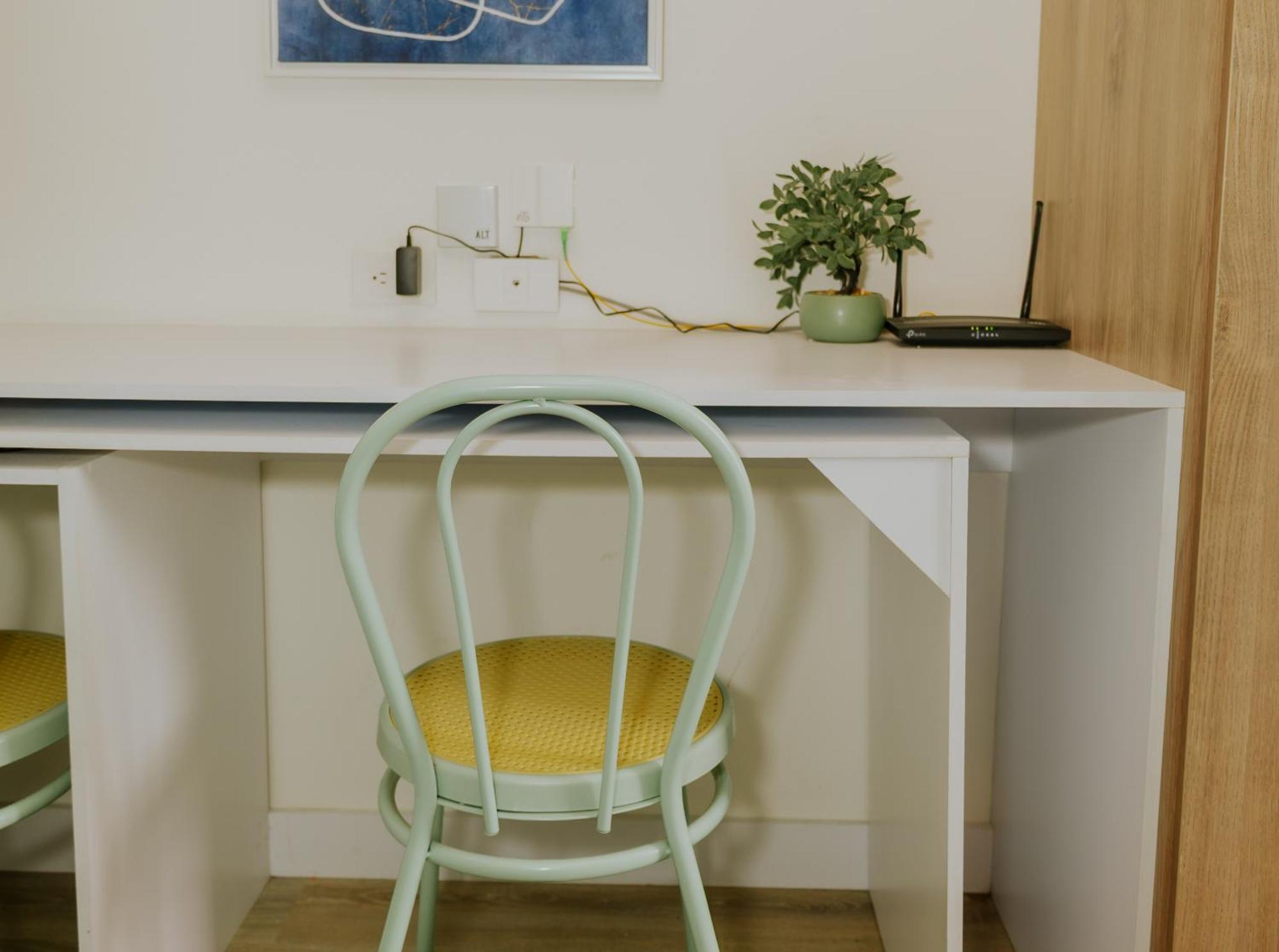 Moderno Estudio Con Gimnasio, Terraza Y Coworking En * Bogotá