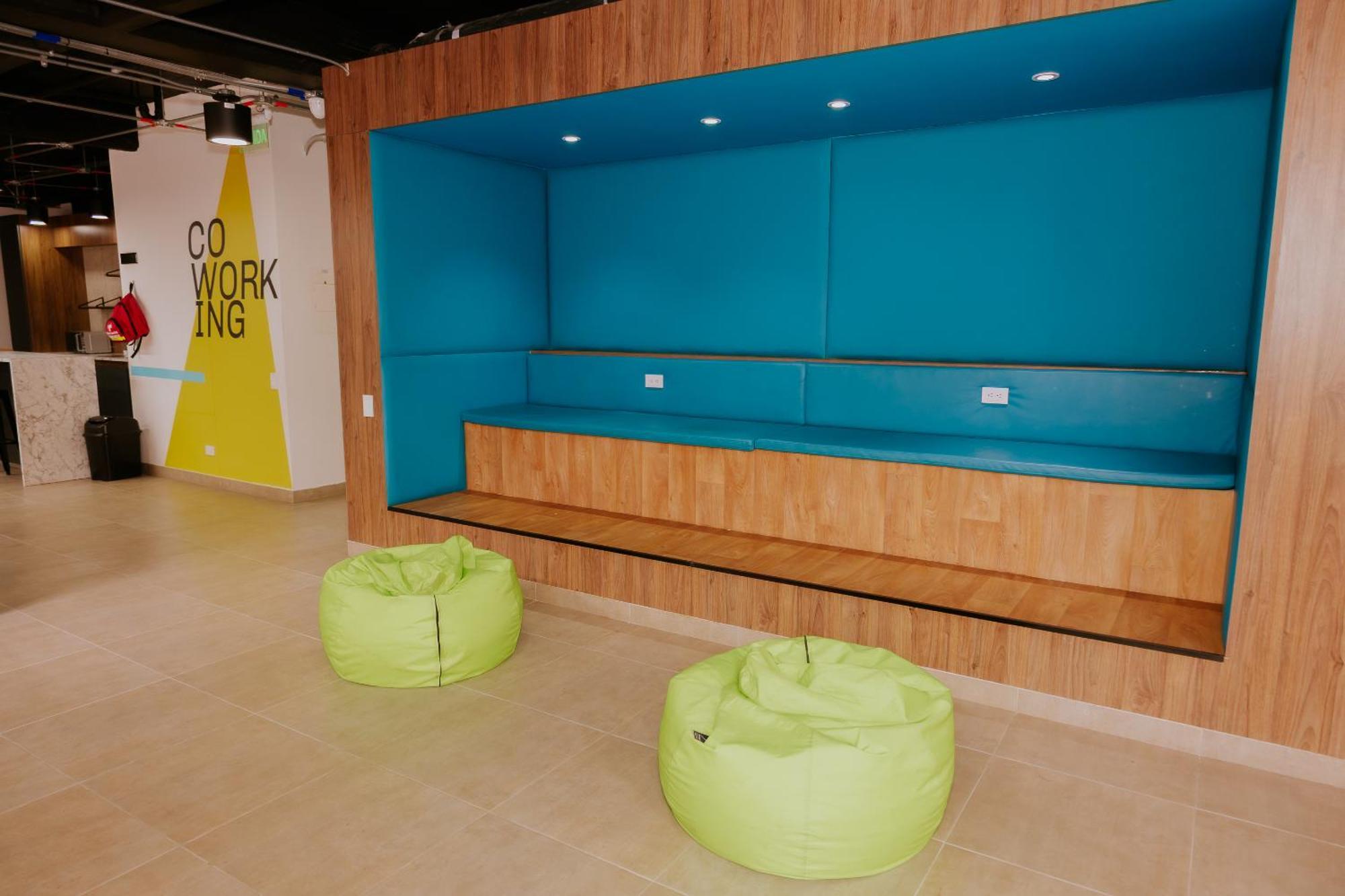 Moderno Estudio Con Gimnasio, Terraza Y Coworking En